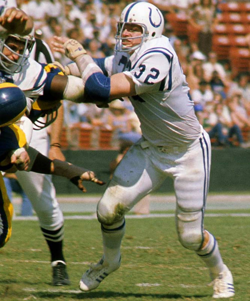 Mike Curtis, Linebacker