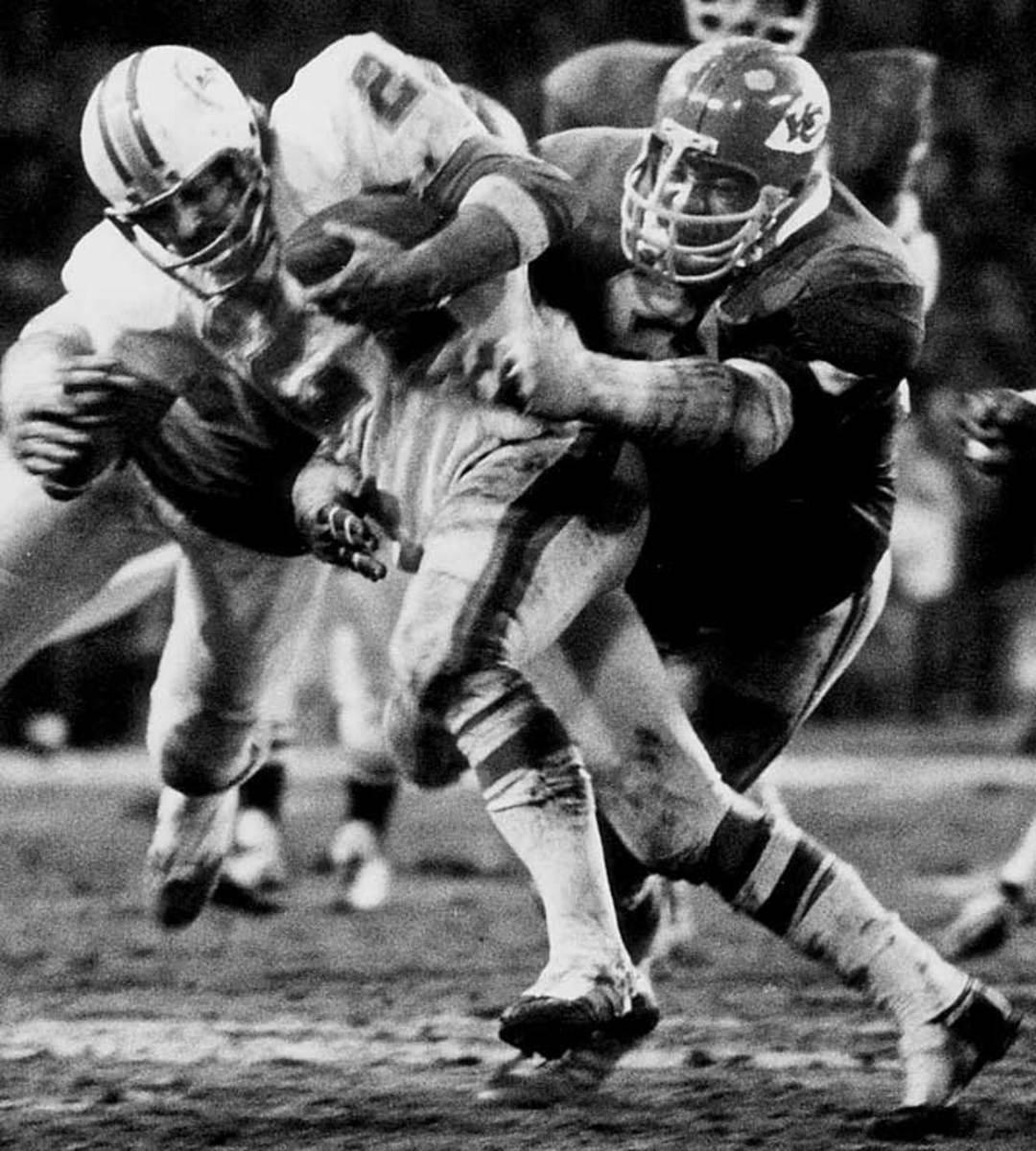 Willie Lanier, Linebacker