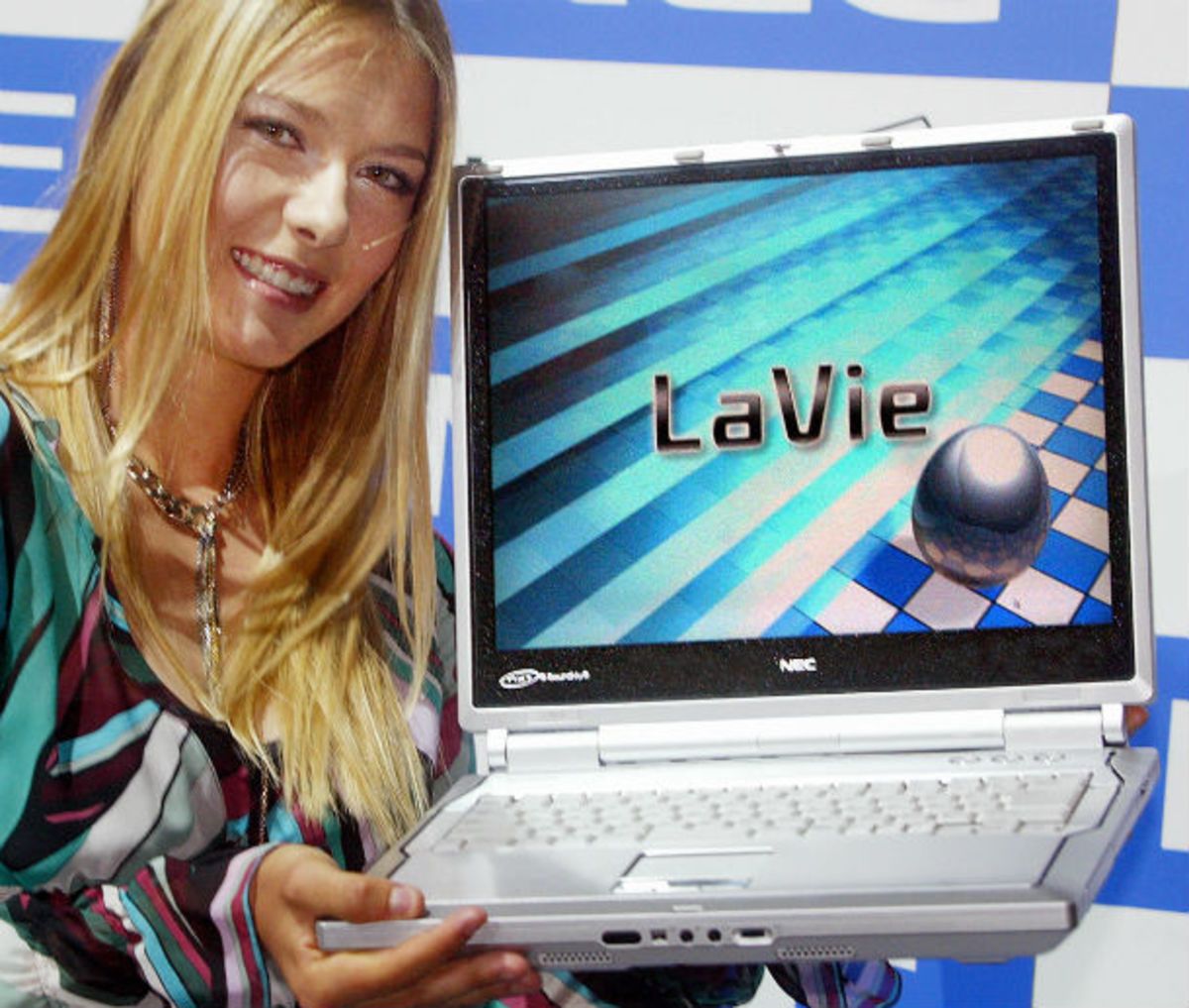 Sharapova Laptop