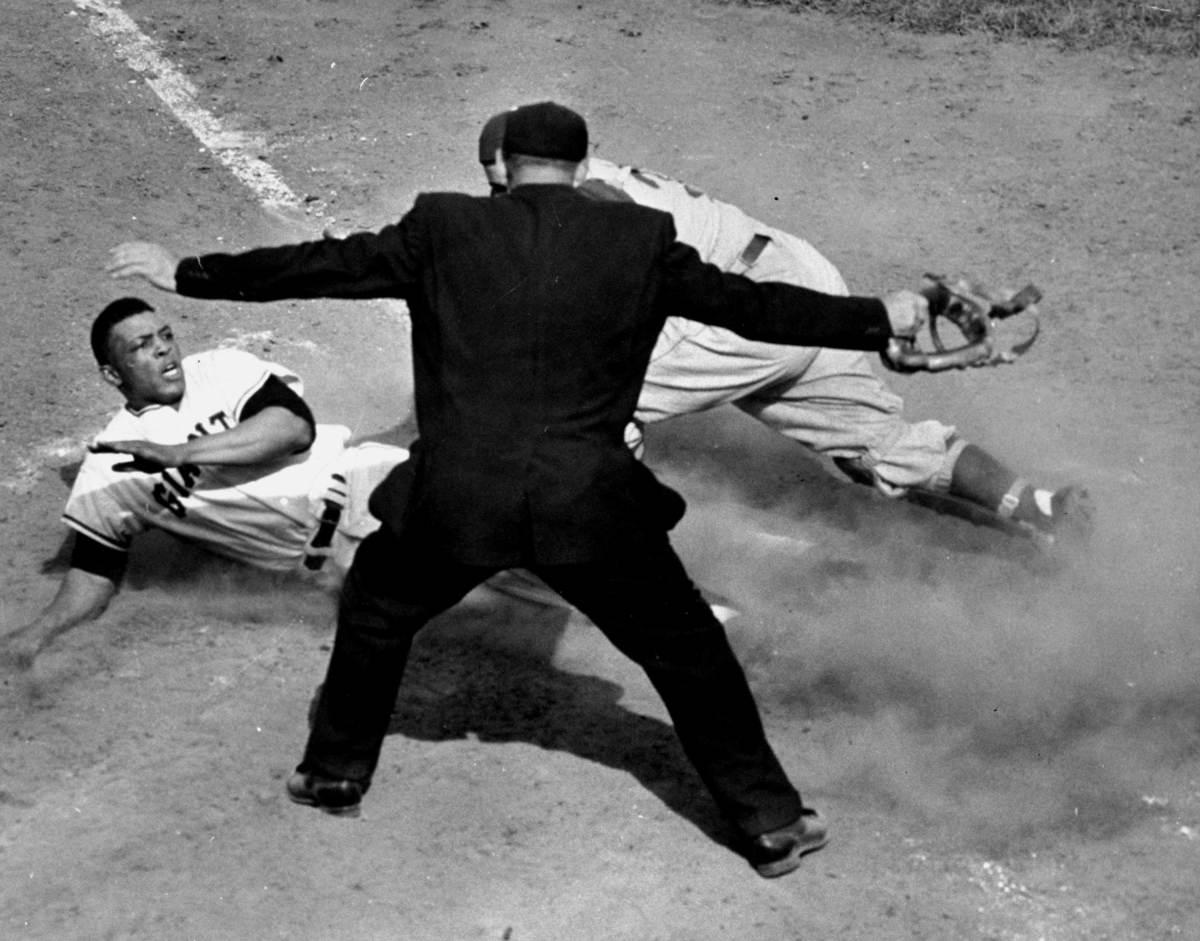 Willie-Mays-safe.jpg