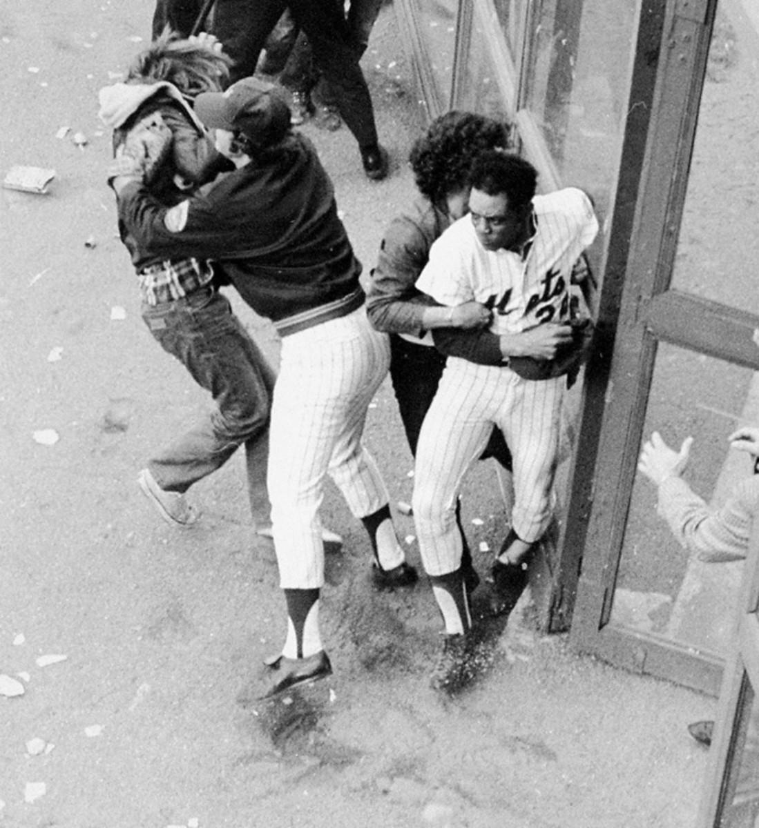 Willie Mays and Fans