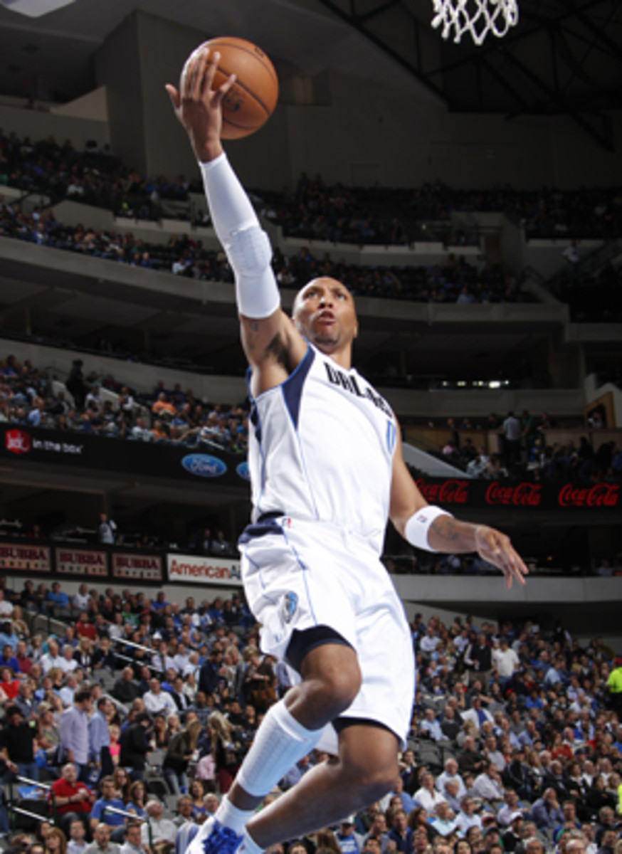 Mavs' Shawn Marion to miss at least 3 games with sprained MCL in left