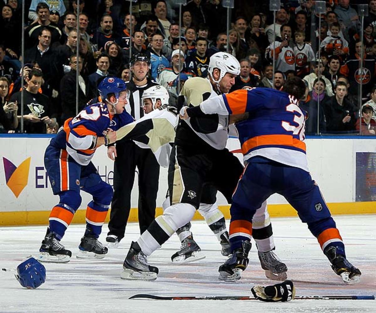 Penguins-Islanders brawl