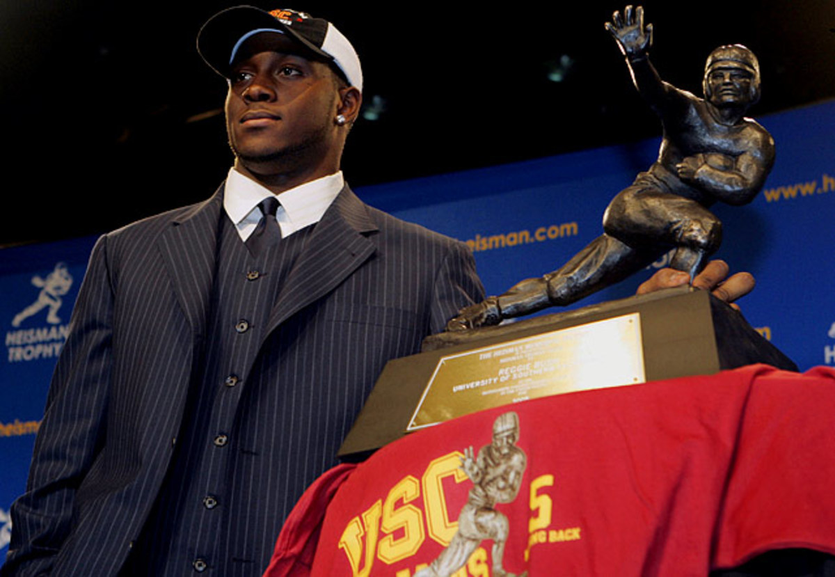 usc-reggie-bush-heisman-trophy.jpg