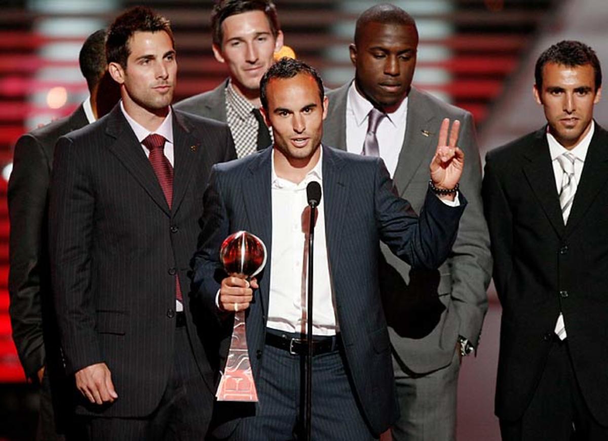 Landon Donovan with members of the U.S. Soccer team