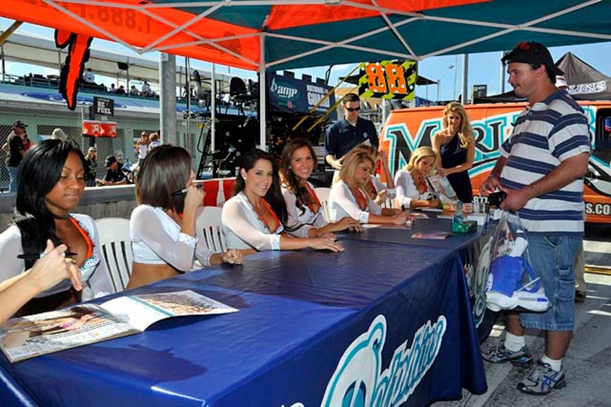 dolphins-cheerleaders-nascar-fans.jpg