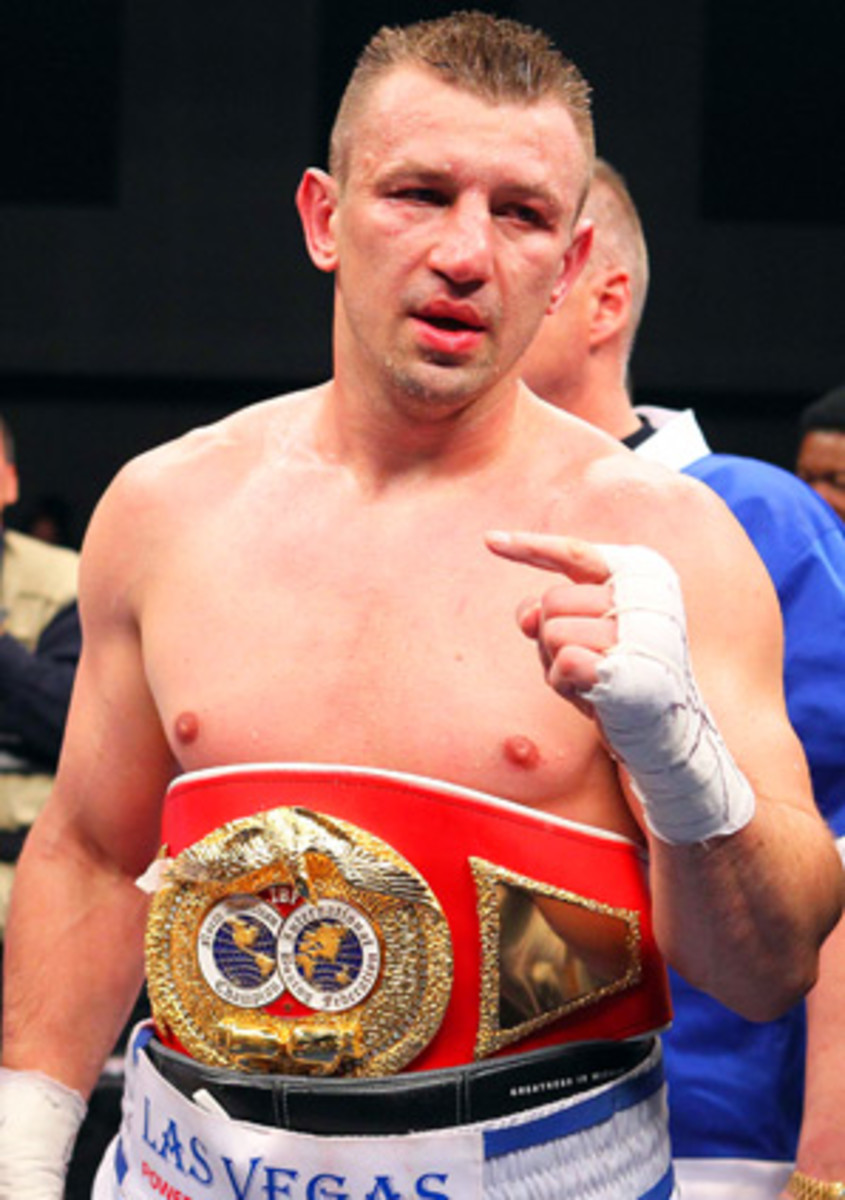 Tomasz Adamek won a 12 round split decision over Steve Cunningham.