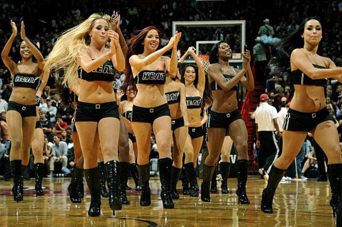 heat-dancers-opxr-81852.jpg