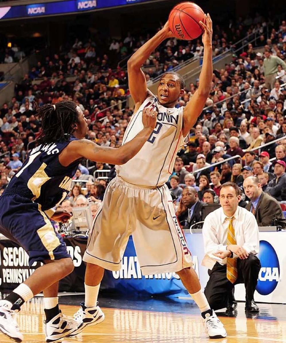 UConn 103, Chattanooga 47