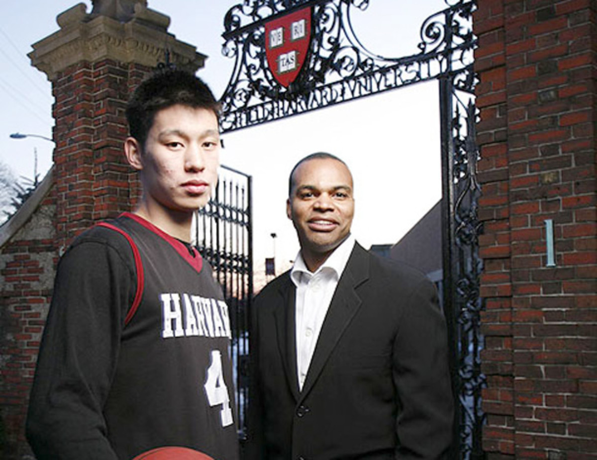 Lin and Harvard coach Tommy Amaker pose in 2006. (Peter Gregorie/SI)