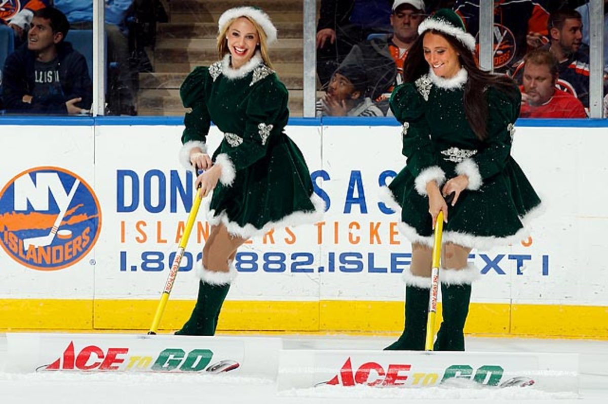 islanders-ice-girls-107986103_10.jpg