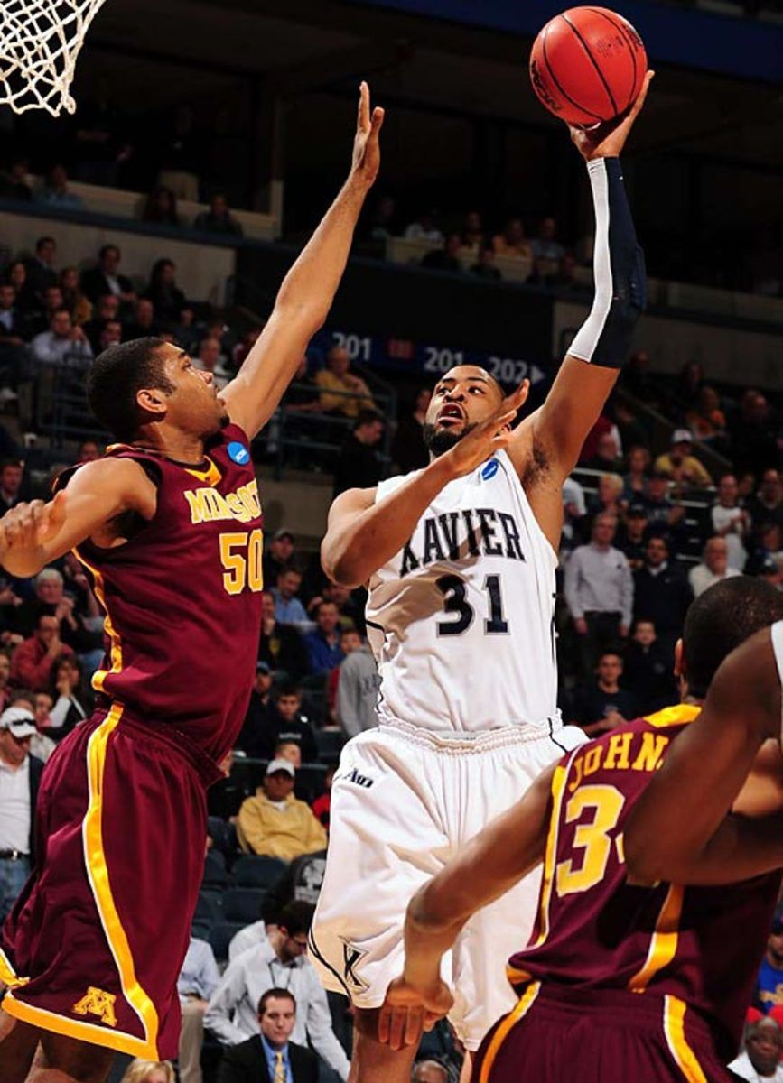Xavier 65, Minnesota 54