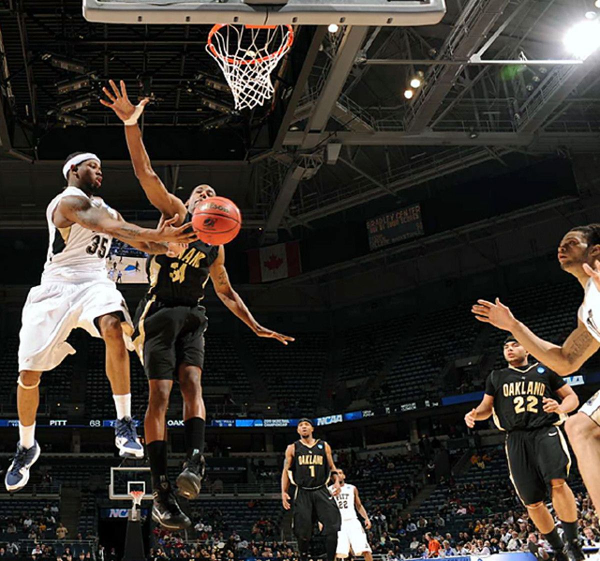 Pittsburgh 89, Oakland 66