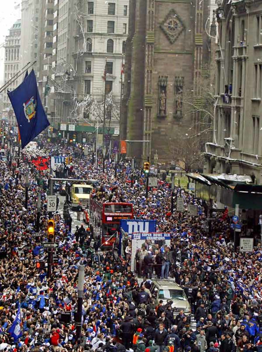GIANTS-PARADE.jpg