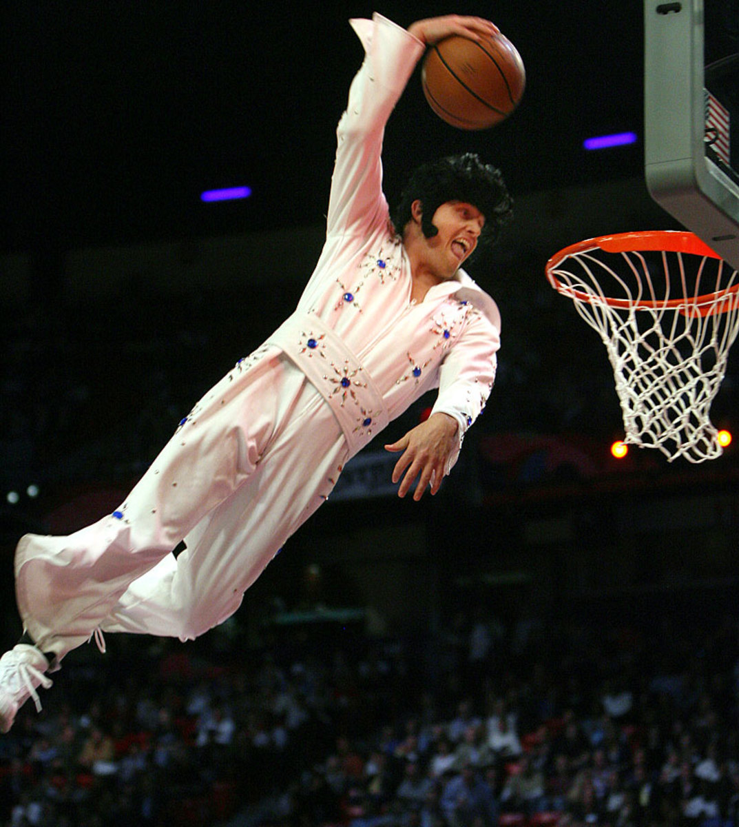 2007-Elvis-lookalike-dunking.jpg