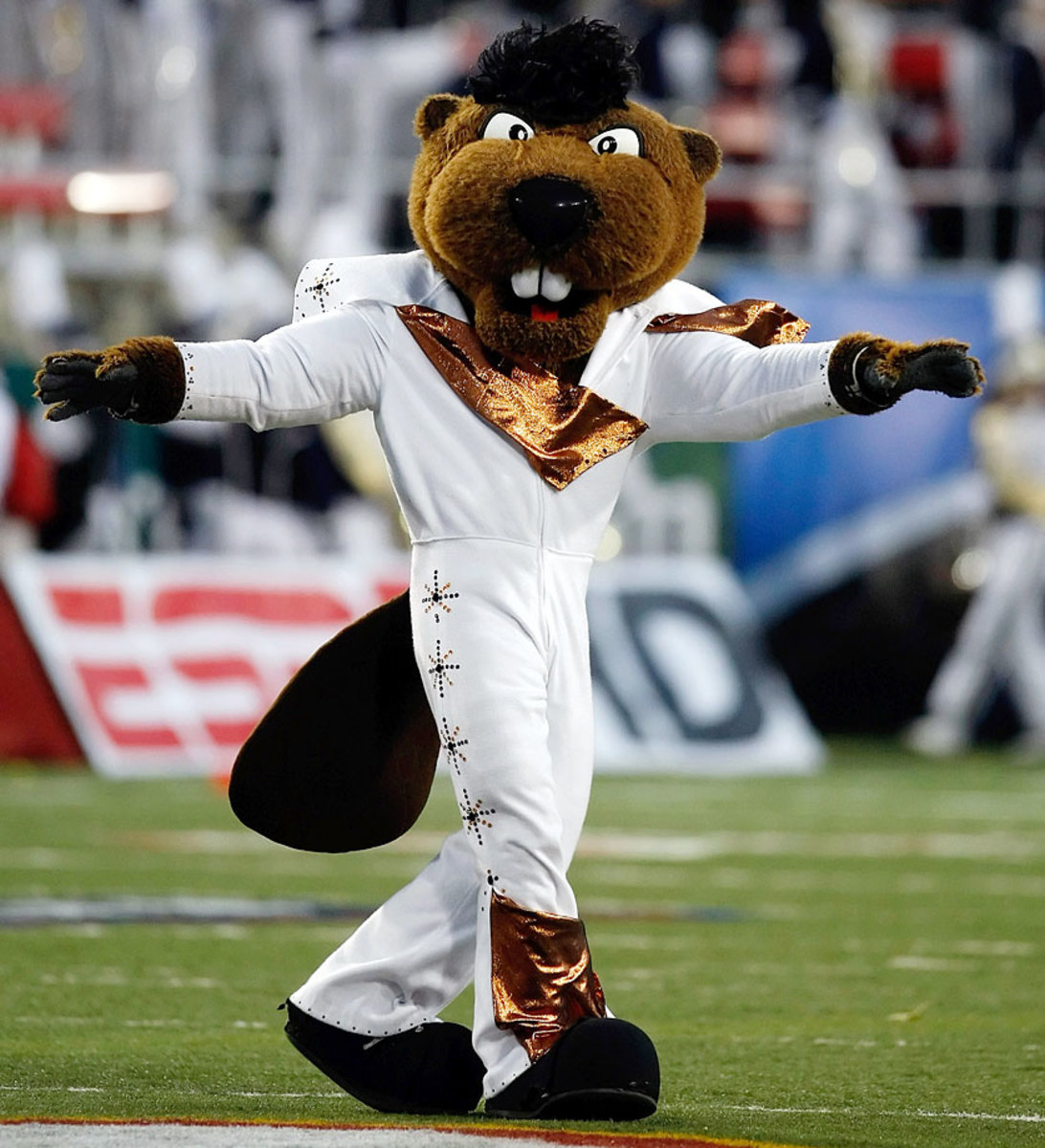 2009-Oregon-State-mascot-Elvis-costume.jpg