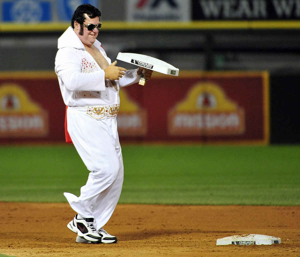 2014-Elvis-baseball-fan.jpg