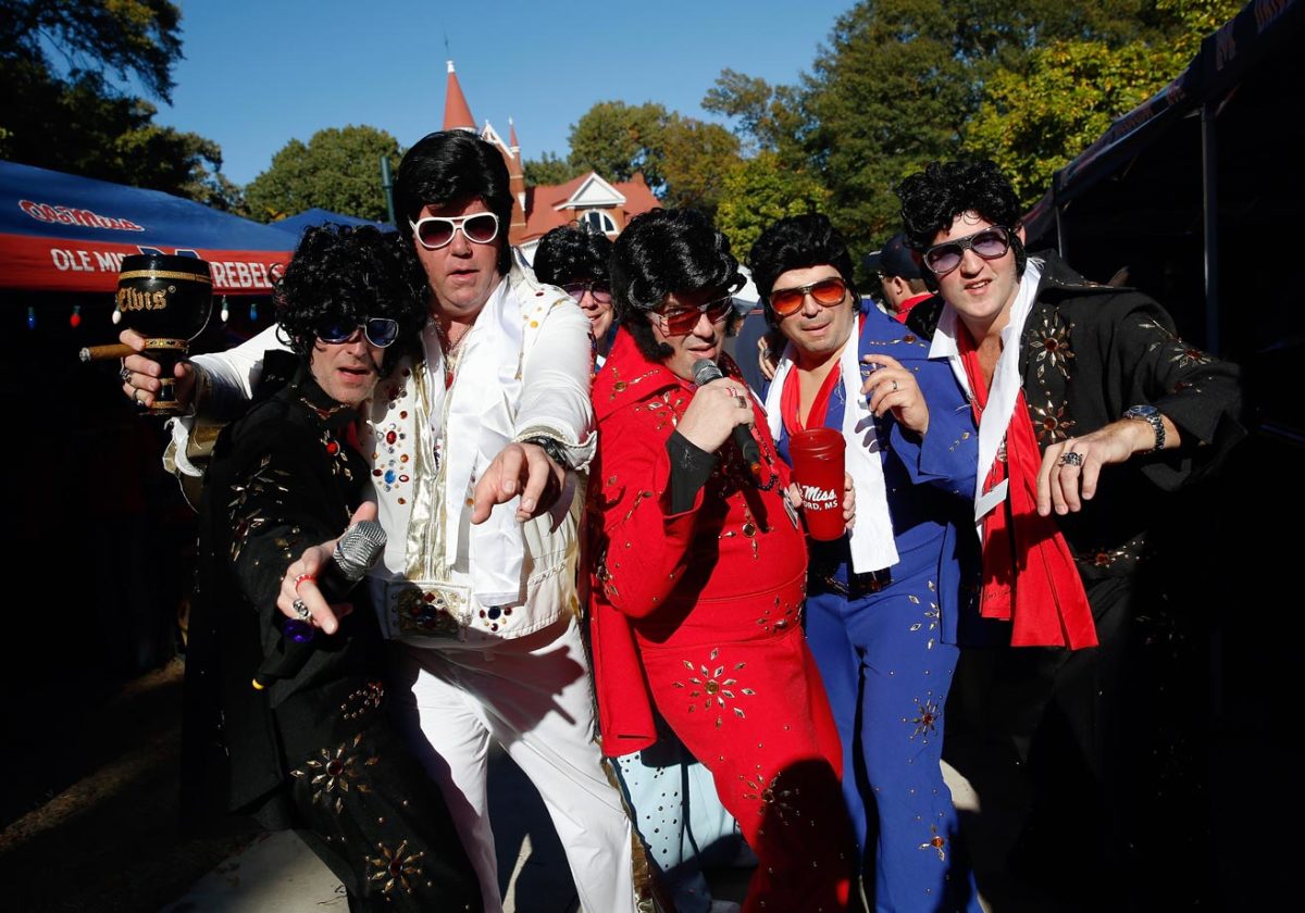 2014-Elvis-fans.jpg