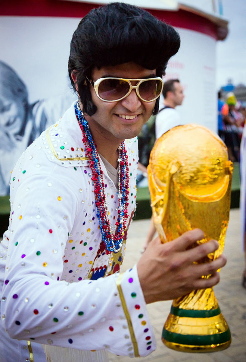 2014-World-Cup-Elvis-fan.jpg