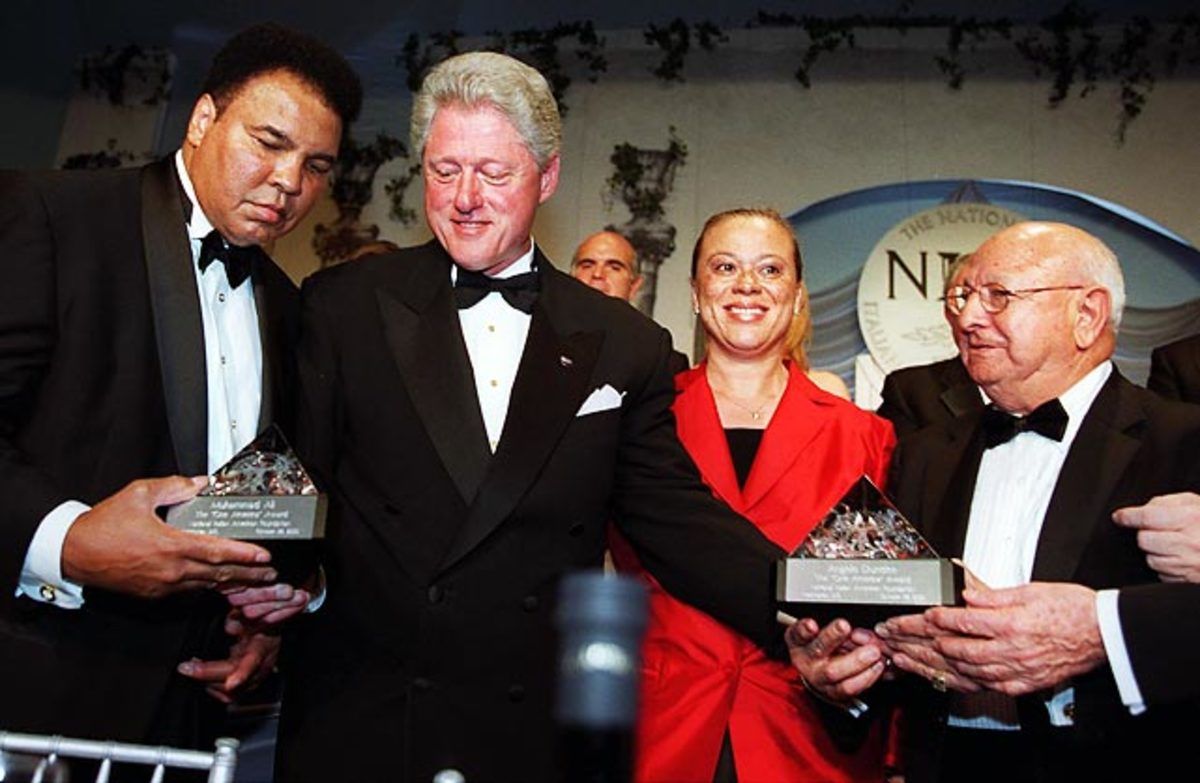 angelo-Dundee-clinton.jpg