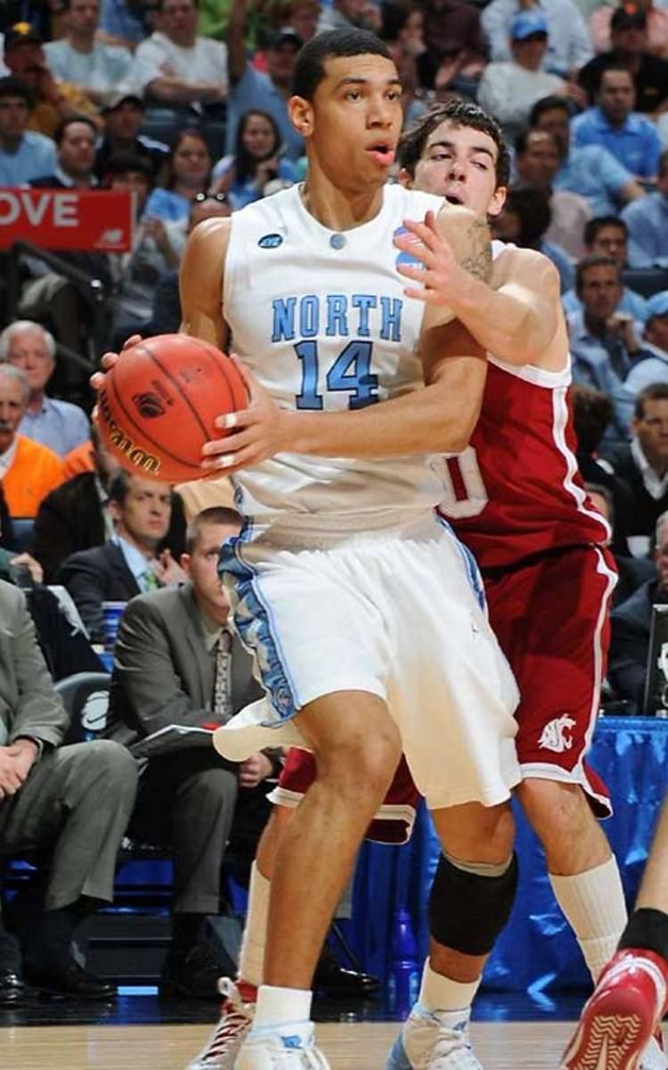 (1) North Carolina 68, (4) Washington St. 47