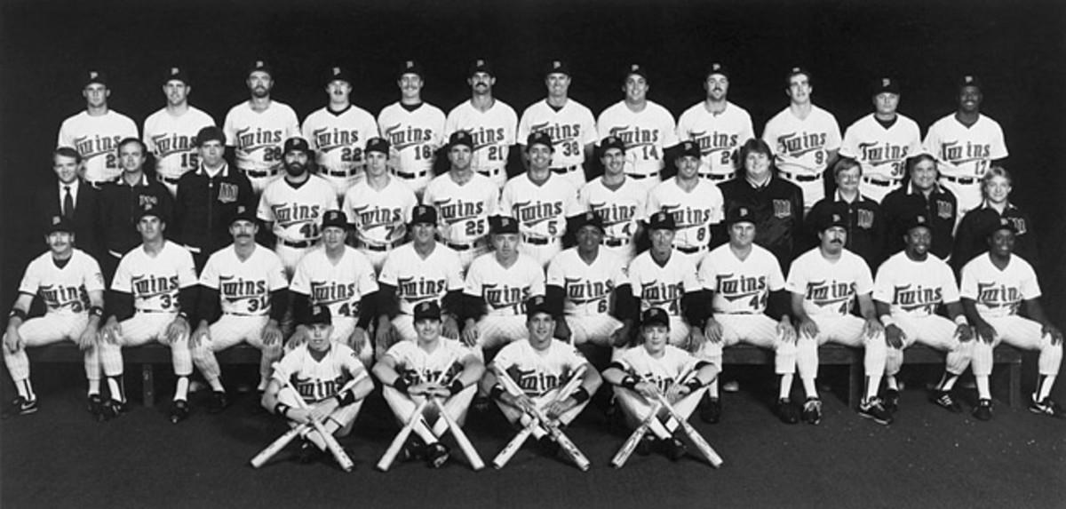 bert-blyleven-twins-team.jpg