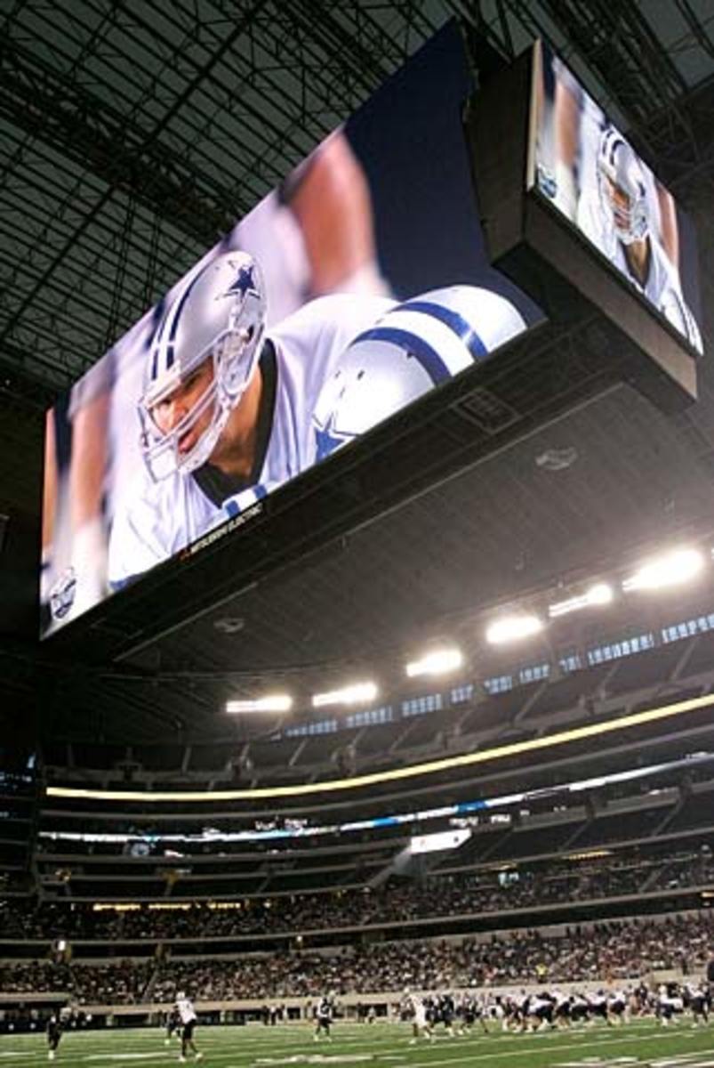 cowboys-scoreboard.jpg