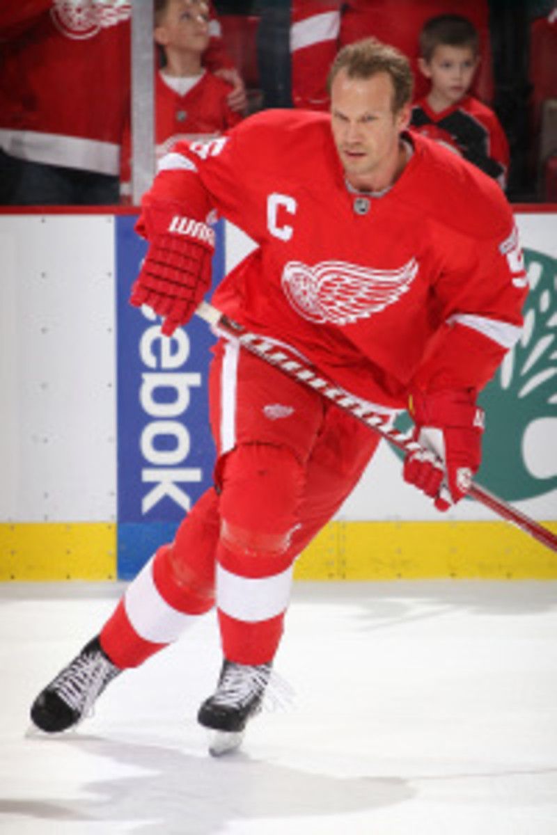 Carolina Hurricanes v Detroit Red Wings