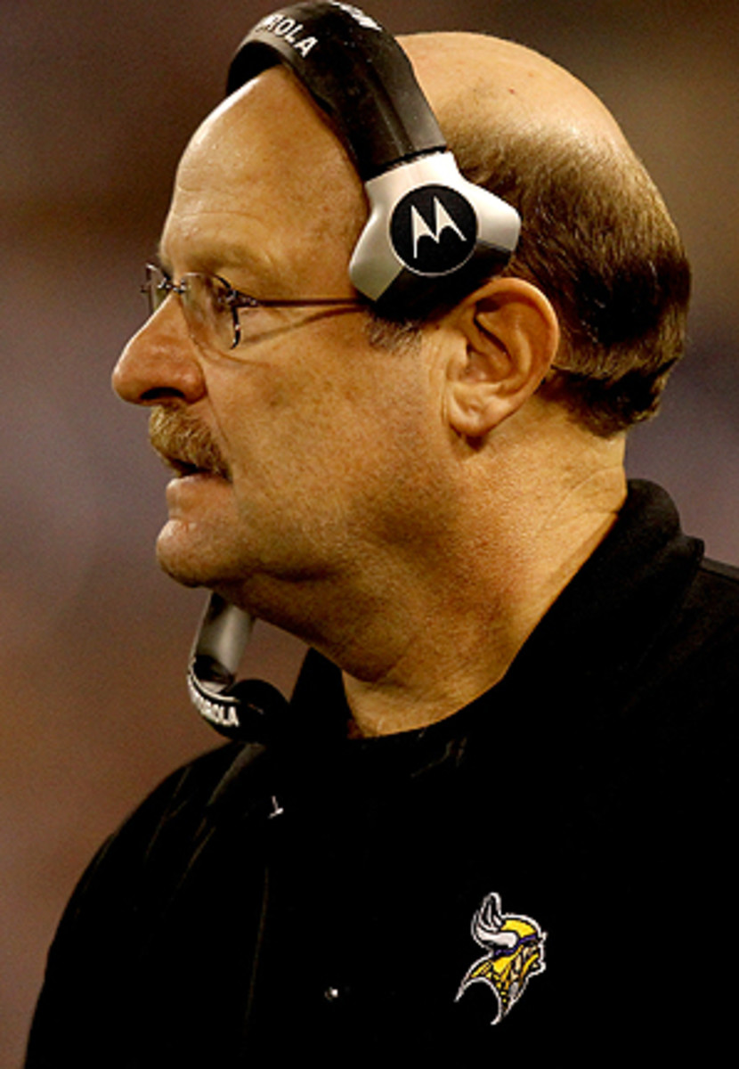 Vikings fire Brad Childress, name Leslie Frazier as interim coach