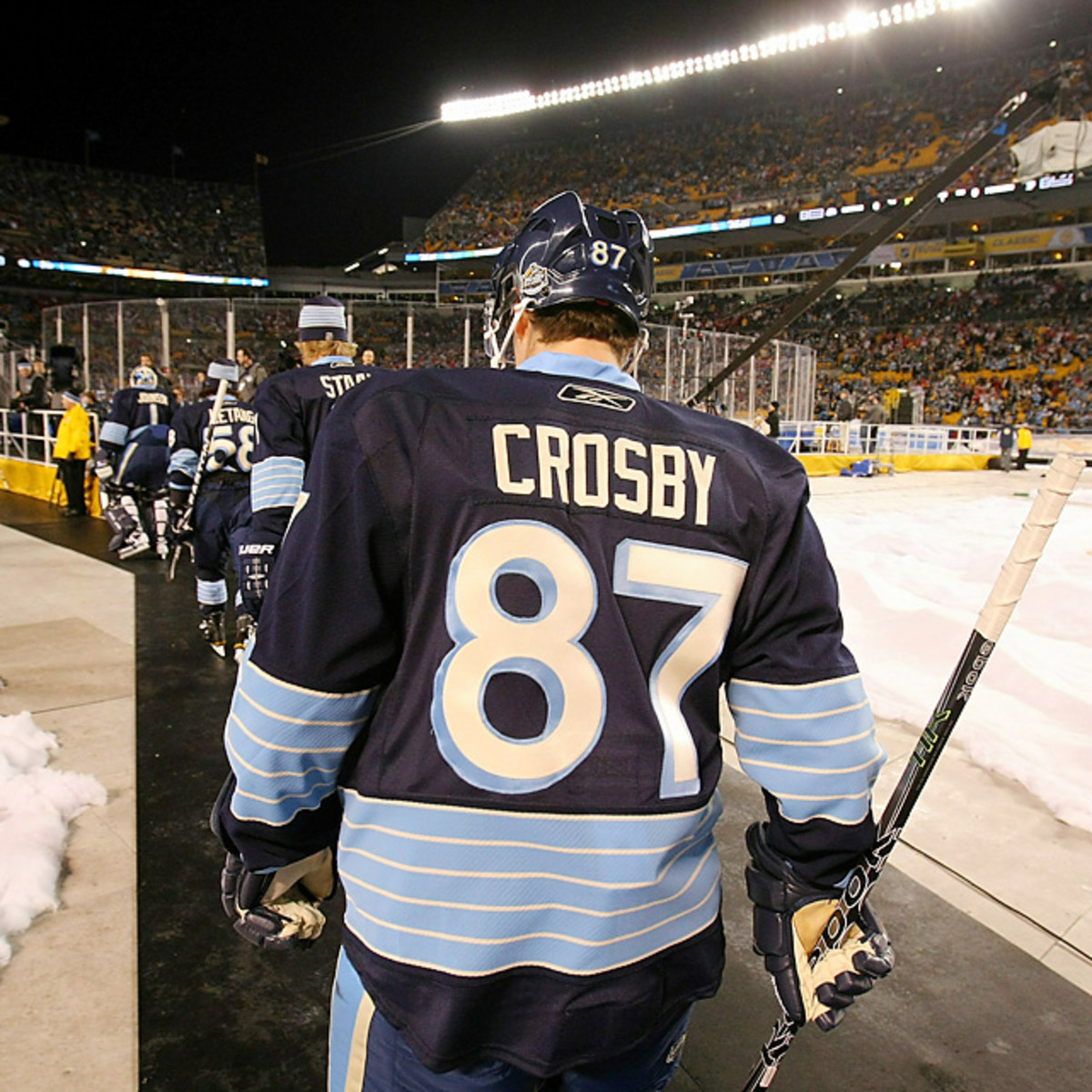 Reebok Sidney Crosby Pittsburgh Penguins 2011 Winter Classic NHL Jersey  Blue M
