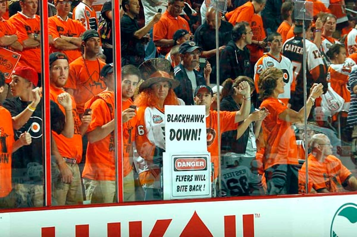 flyers-fans-opox-51128.jpg
