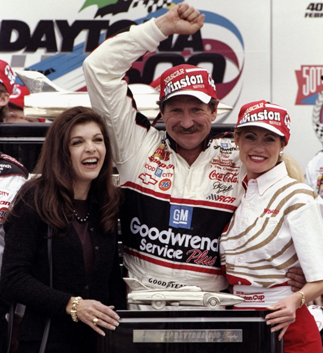 Earnhardt wins Daytona 500 