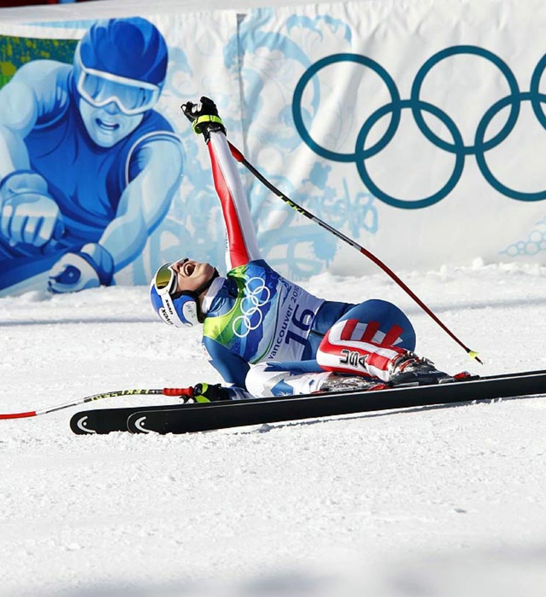 Lindsey Vonn wins downhill gold