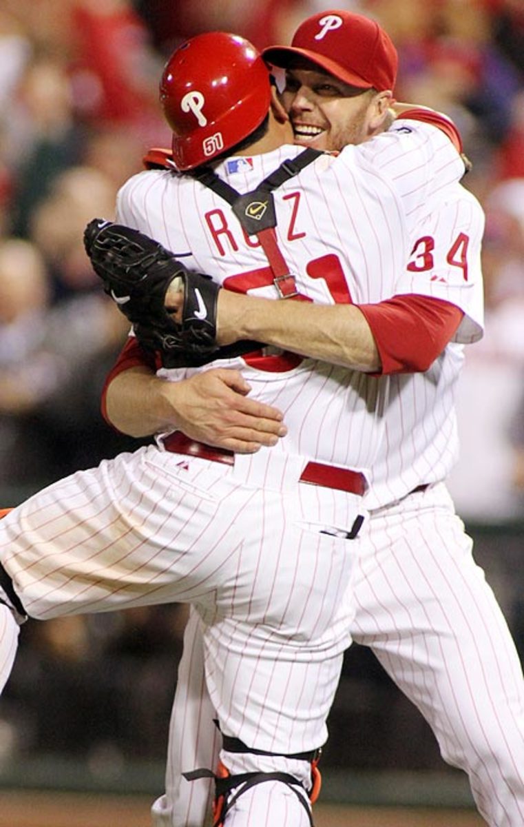 Roy Halladay throws no-hitter in playoff debut