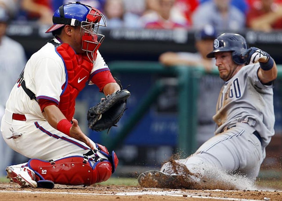 Denorfia steals home to beat Lee