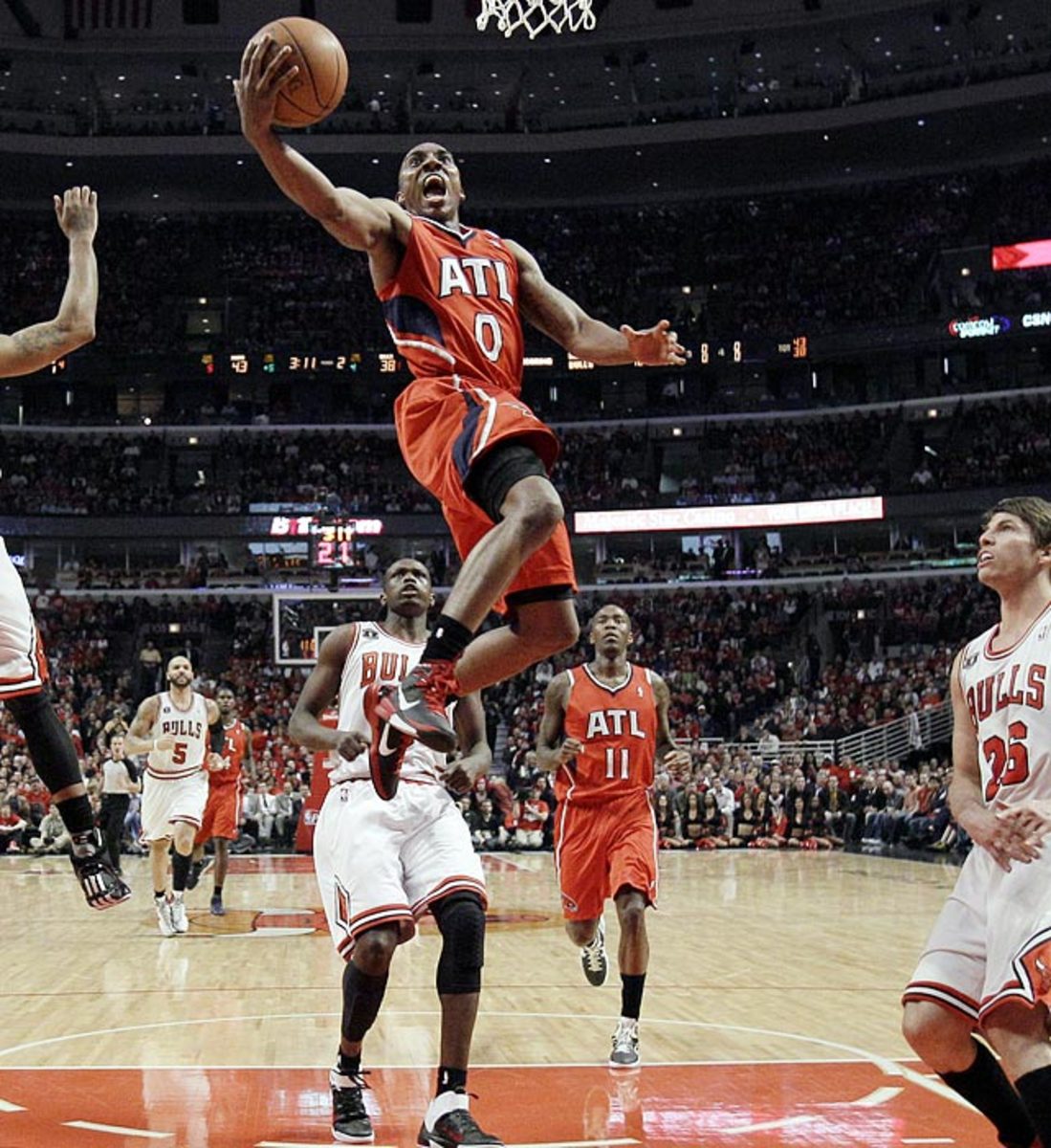 hawks-Bulls-Basketball%282%29.jpg