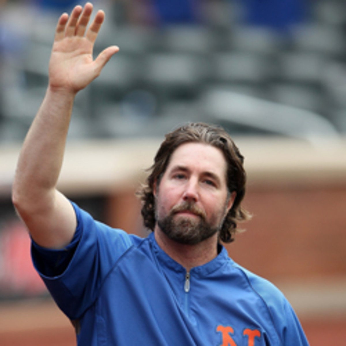 The Jays reportedly are pursuing a trade including Mets Cy Young award winner R.A. Dickey. (Alex Trautwig/Getty Images)