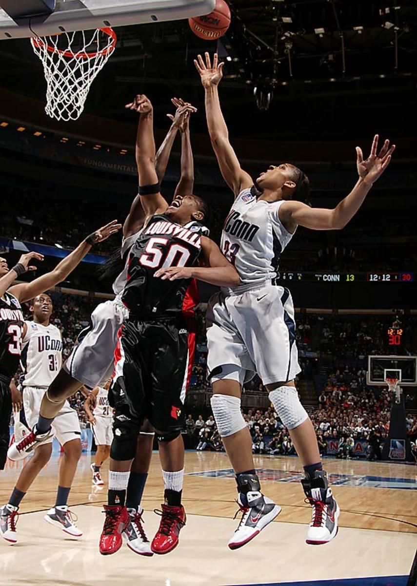 UConn 76, Louisville 54