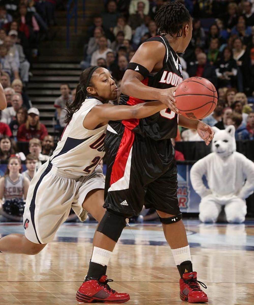 UConn 76, Louisville 54