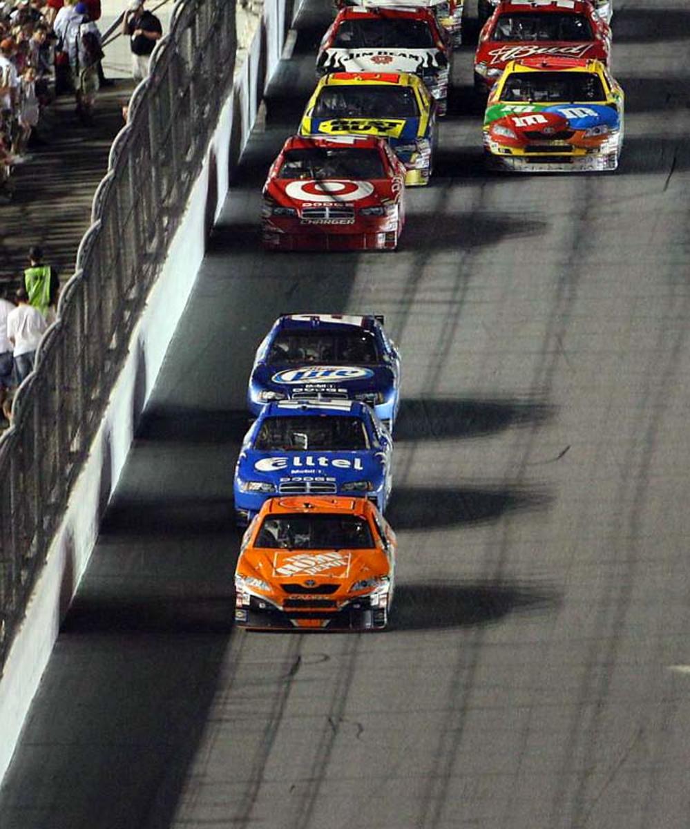 Tony Stewart leads mini-pack