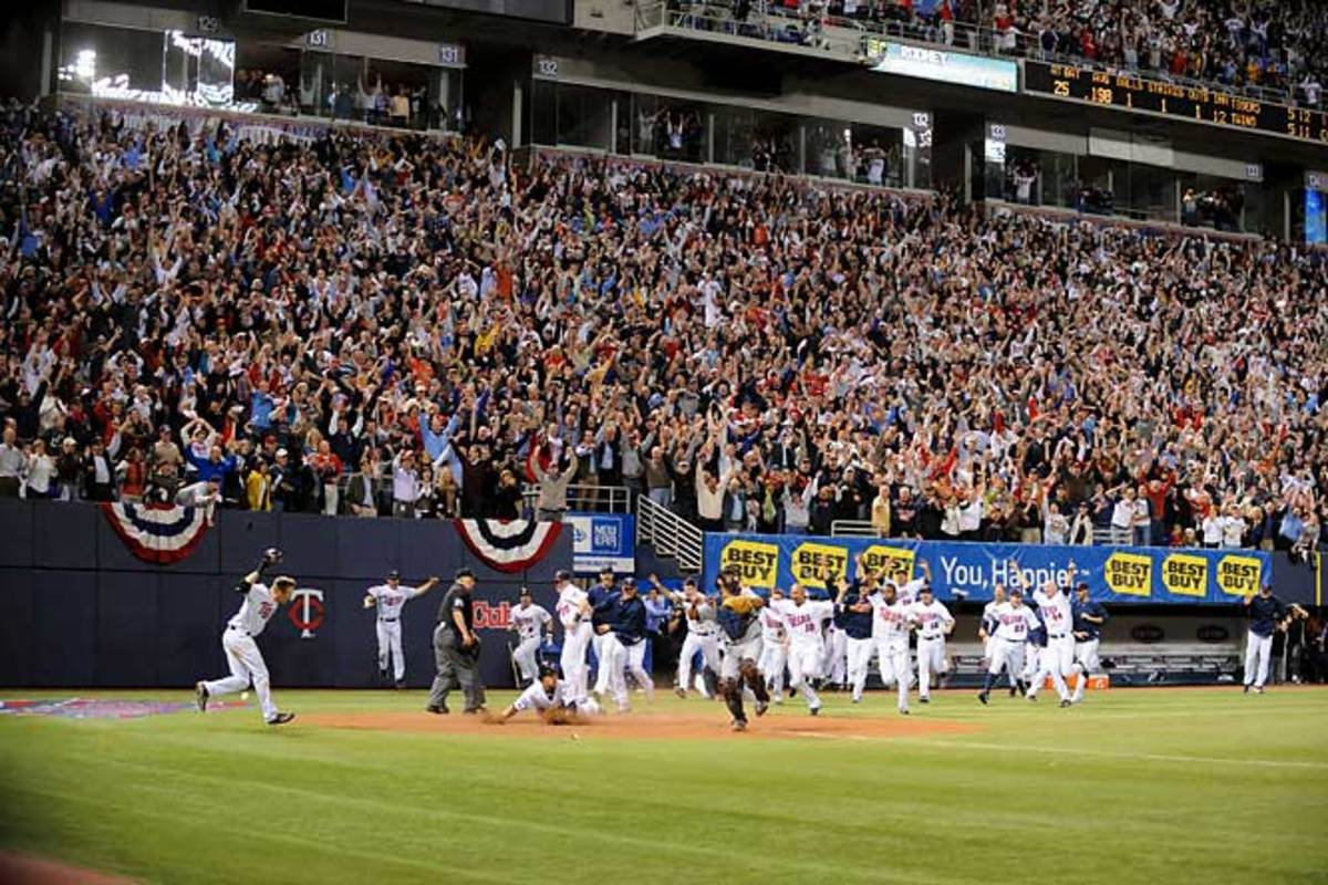 Twins overtake Tigers