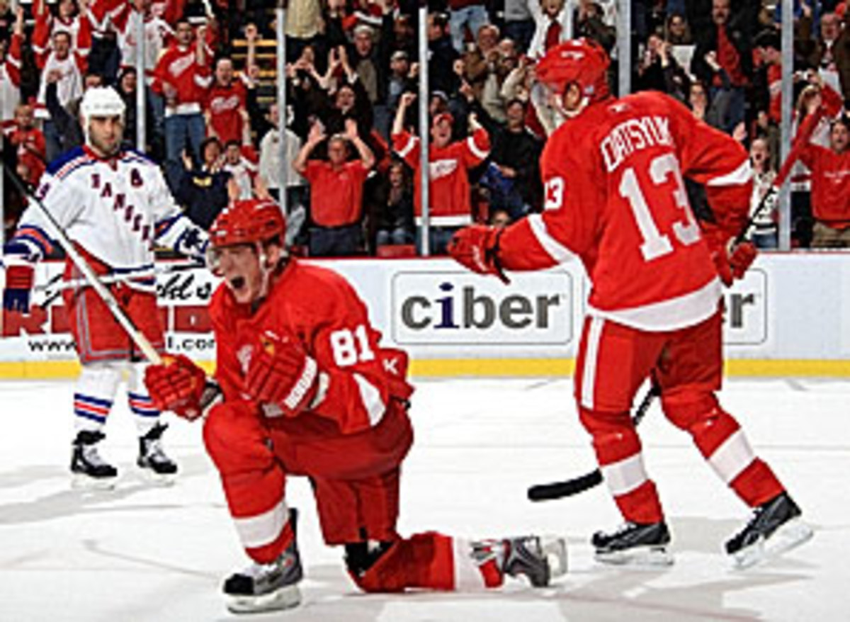 Red Wings Join In Hossa's Night of Celebration