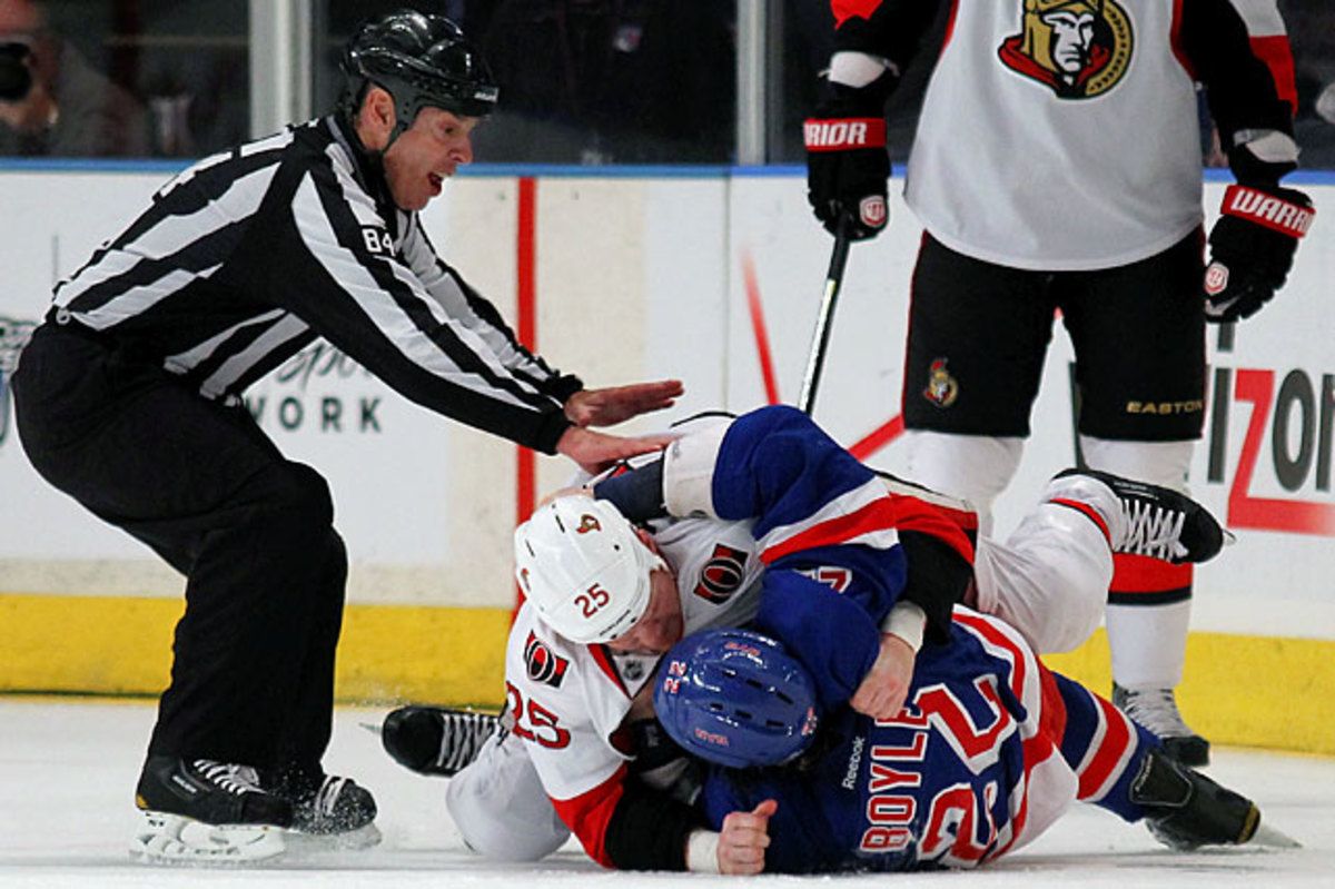 chris-neil-brian-boyle-fighting.jpg
