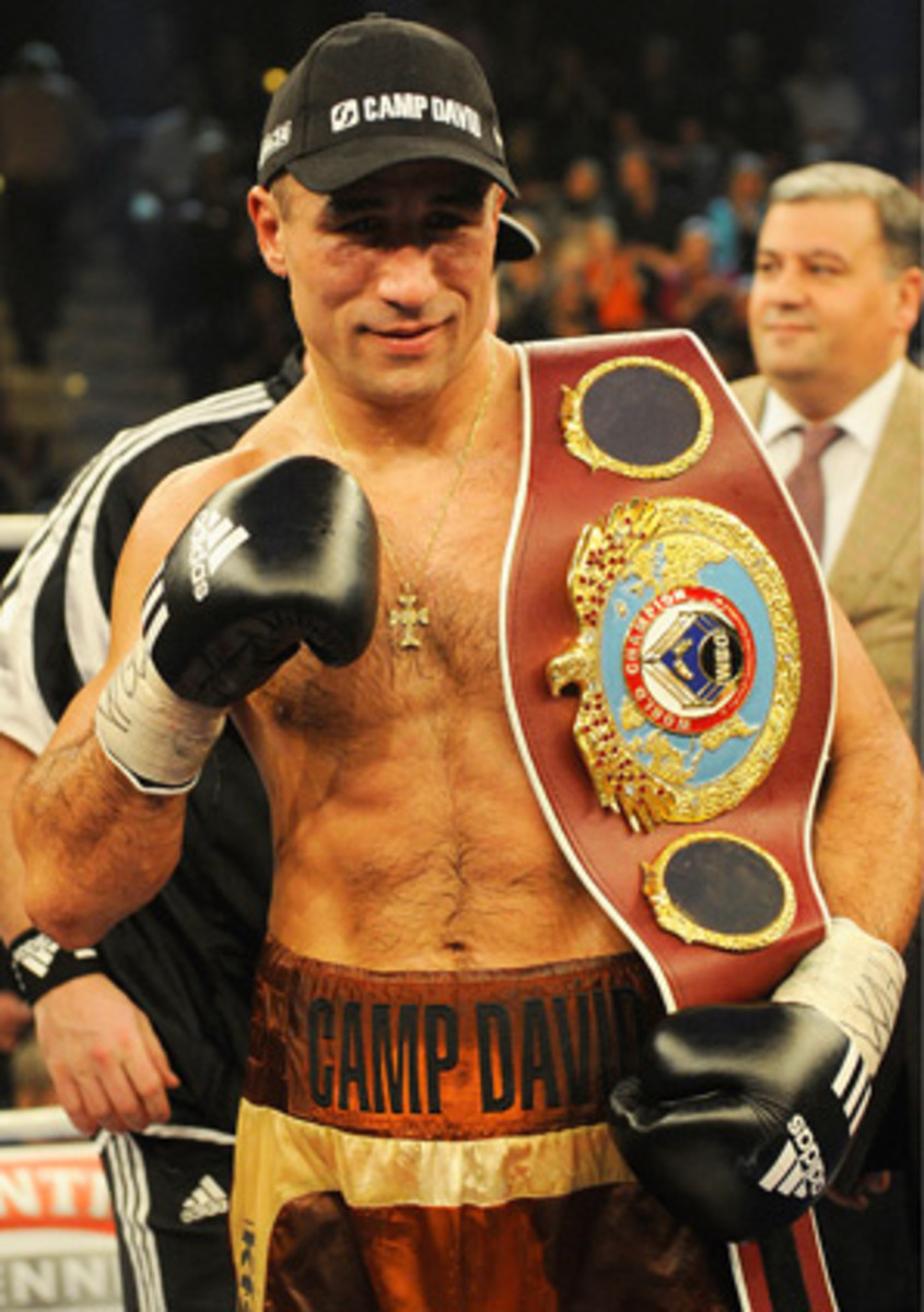 Arthur Abraham scored the 28th knockout of his career and held on to his WBO belt.