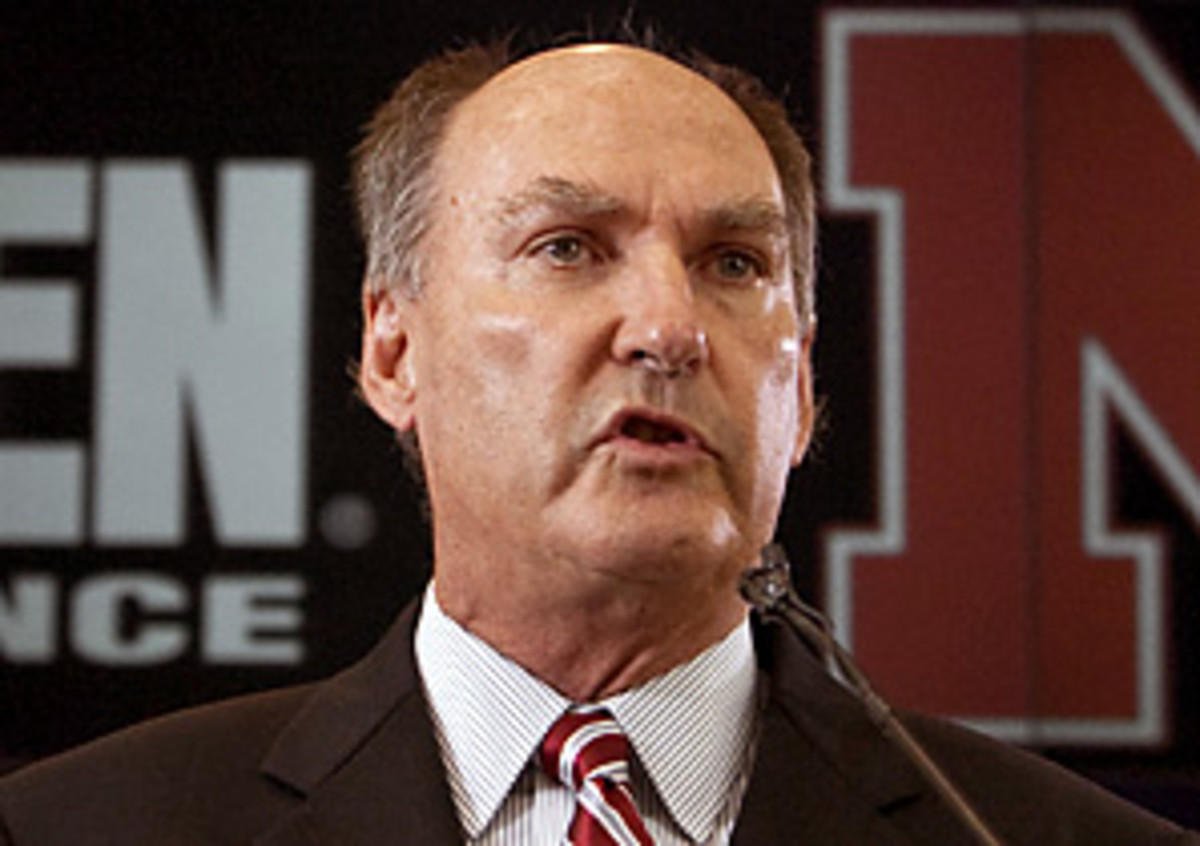 Stewart Mandel Despite negativity, college football just keeps