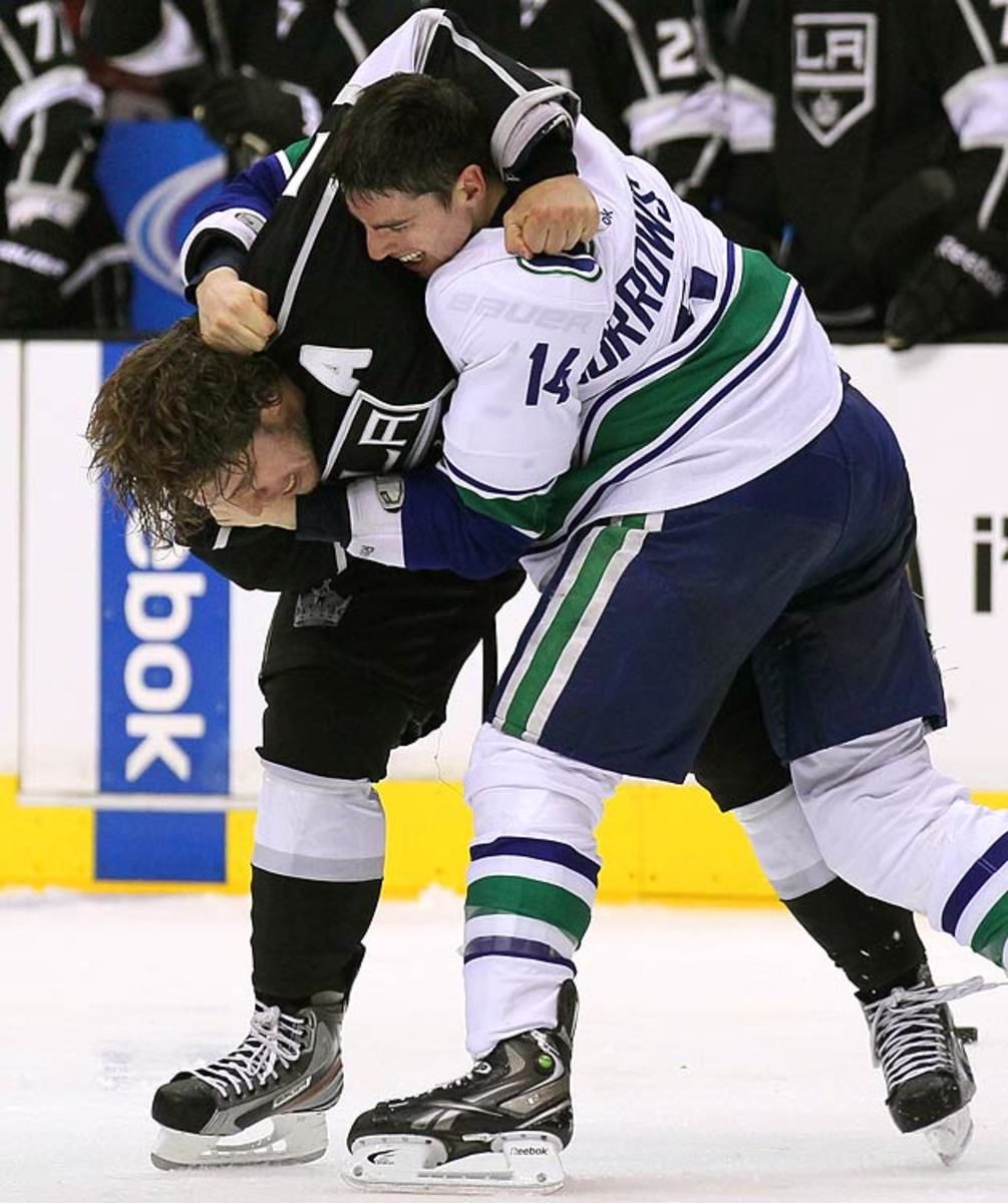 anze-kopitar-alex-burrows-fighting.jpg