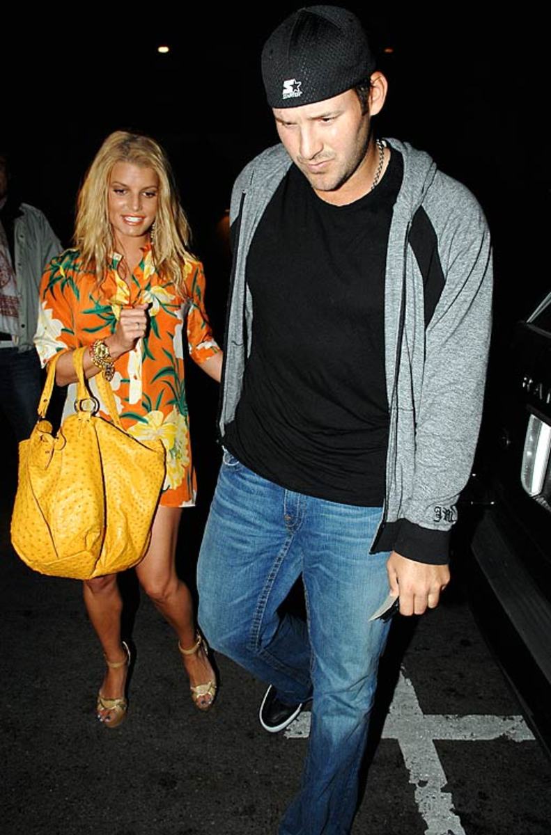 Tony Romo goes to Cabo with Jessica Simpson