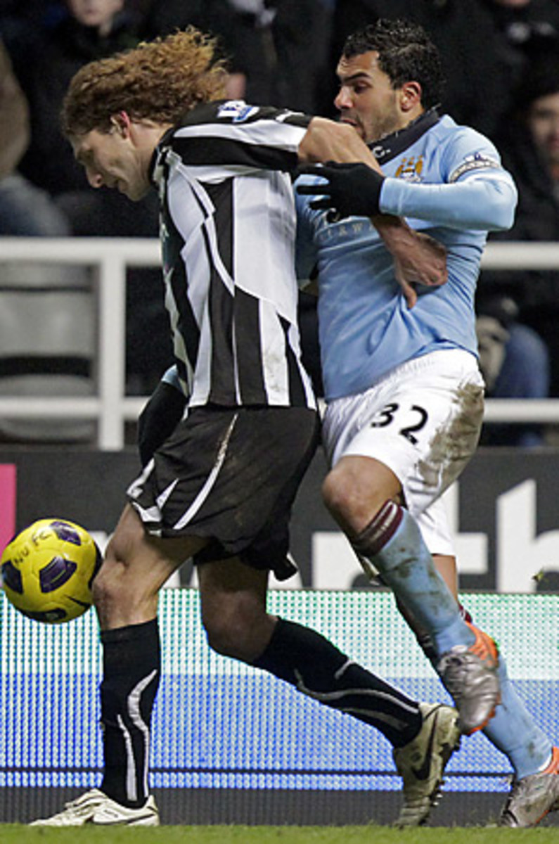 tevez-newcastle-298.jpg