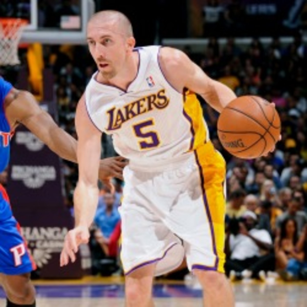 Lakers guard Steve Blake will miss 6 to 8 weeks after surgery to repair a torn abdominal muscle. (Andrew D. Bernstein/Getty Images)