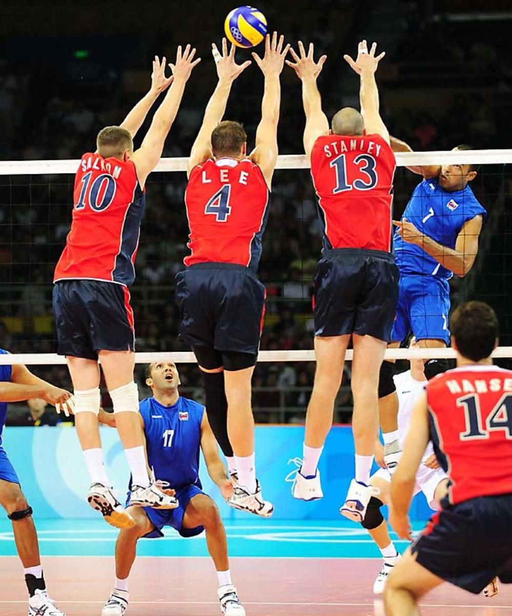 00.volley27893-mid.jpg